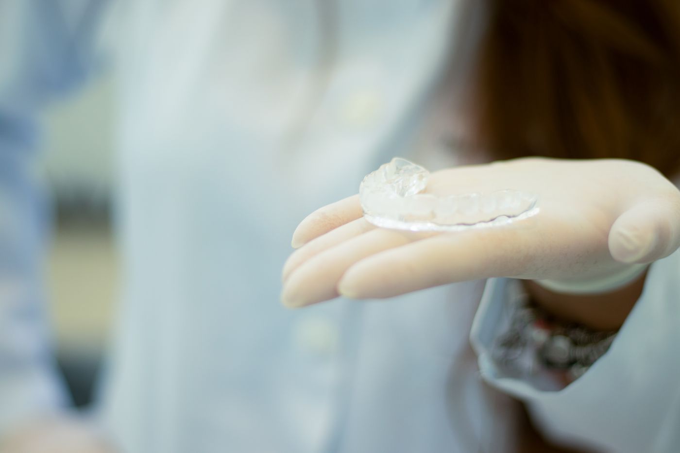 Klinik aparey sunumu ve kenar kontrolü